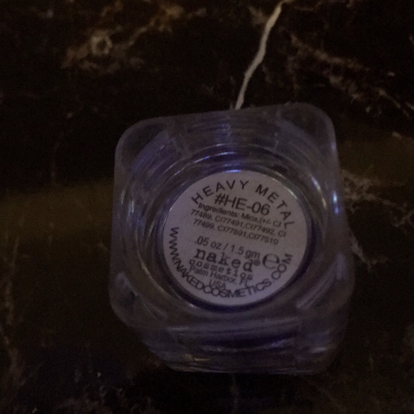 Heavy Metal Blue powder pigment eyeshadow - Picture 2 of 2